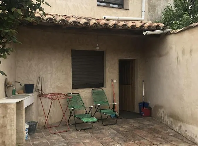 El Castillo De Hostel *